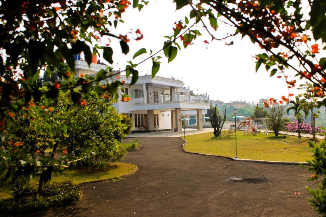 Villa Bukit Berkat Bogor Exterior foto